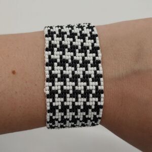 Loom Beaded Black & White Herringbone